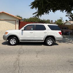 2003 Toyota sequoia runs great