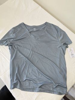 Athletic Works DriWorks V-Neck T-Shirt XXL