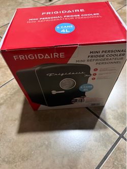 Fridgeaire mini fridge