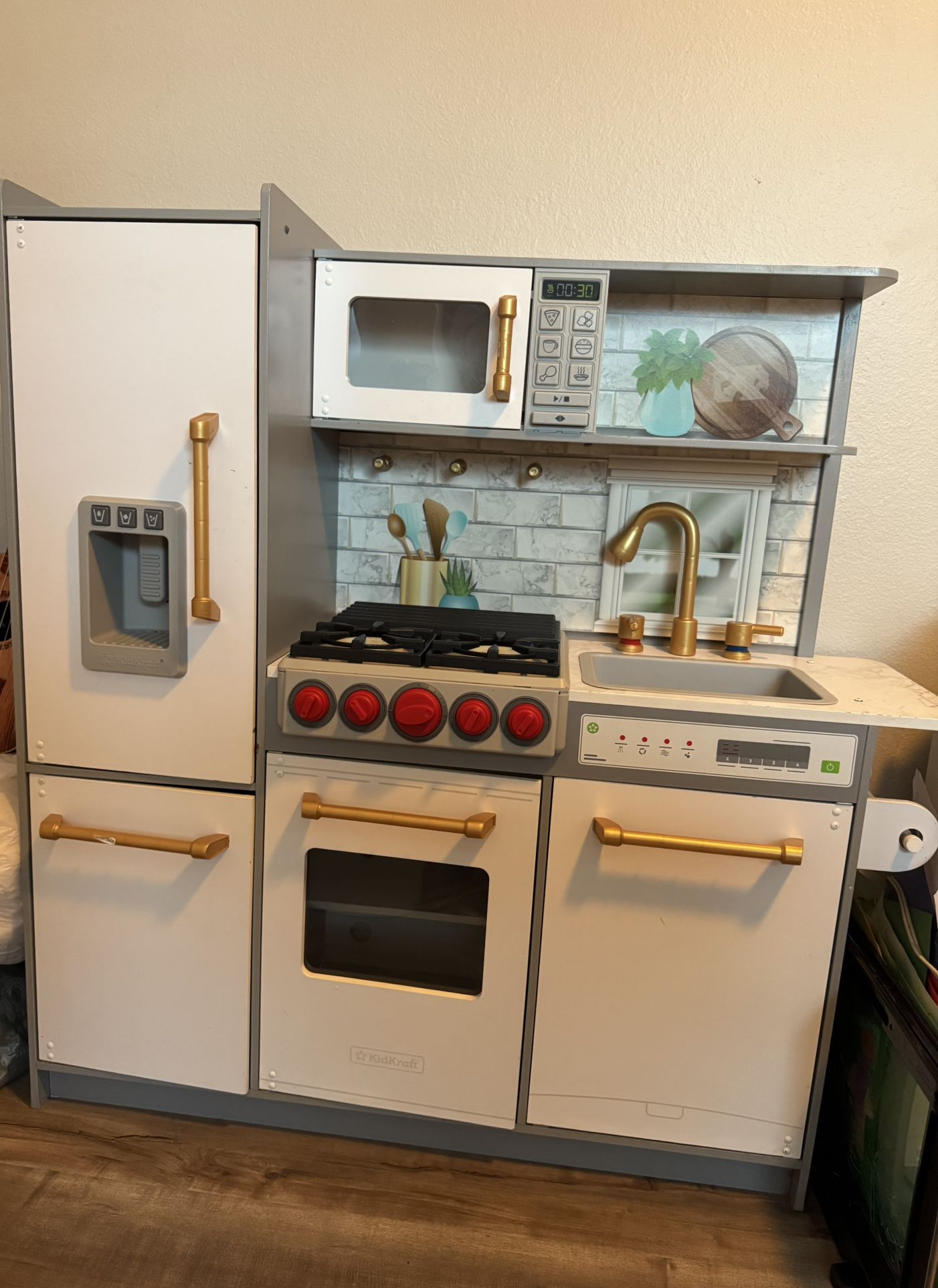 Play Kitchen