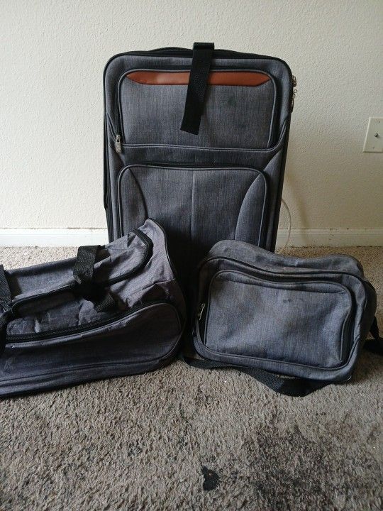 Selling A Suitcase Set 