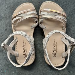 Kid Sandals Size 9