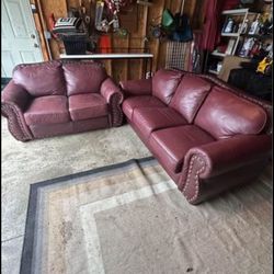 Burgandy 2 Piece Couch Set 