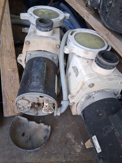 2 pool pumps $120
