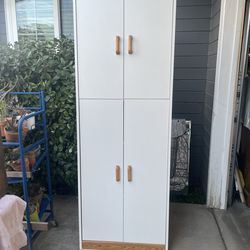 Pantry kitchen cabinet