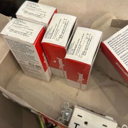 20 Amp Tamper Resistant White Receptacles (5) 