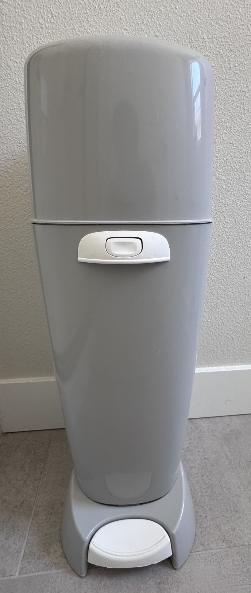 Playtex Diaper genie complete (no refills included)