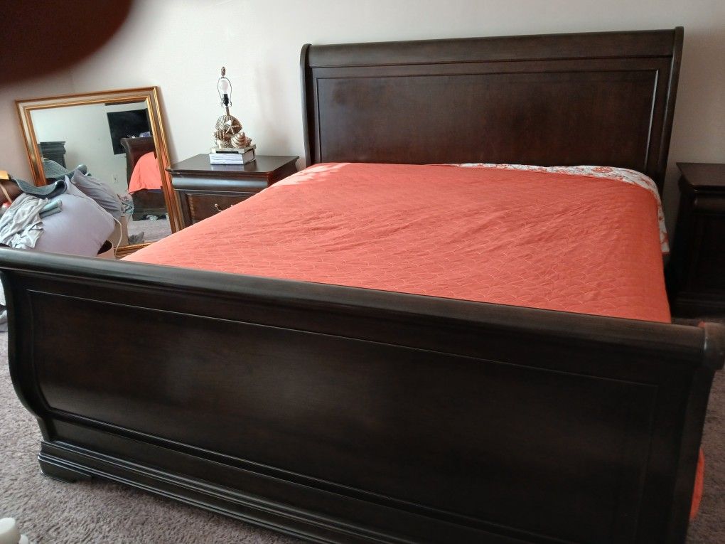 King Size Bedroom Set 4 Pices