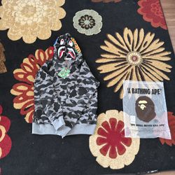 💯 Bape Hoodie – Large – Rare Grey Color