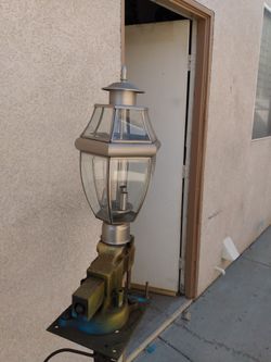 Brand New 18 In Silver Post Lamp $20