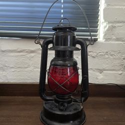 Dietz Red Globe Little Wizard Lantern