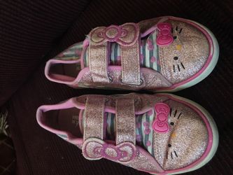Girl hello kitty shoes