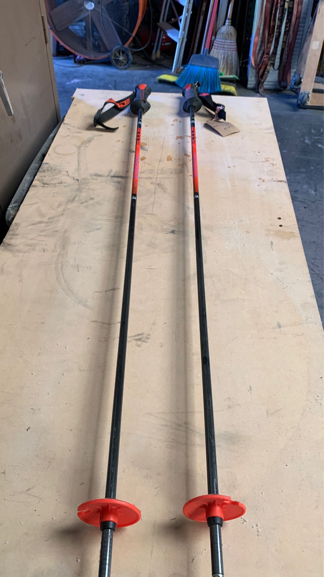 Goode carbon fiber ski poles 47 inches