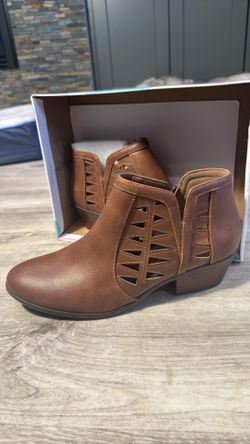 New Brown SODA Booties Cognac Brown size 10