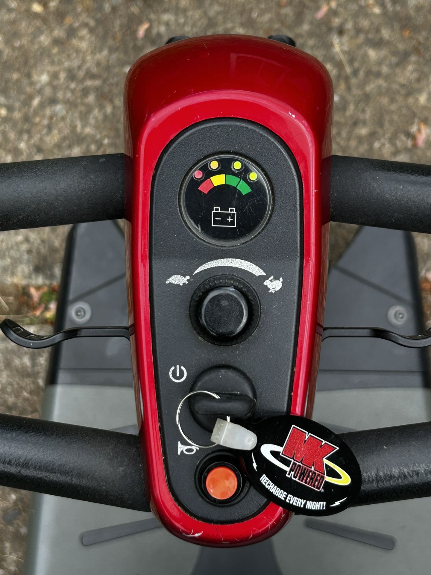Golden Buzz around XL Scooter