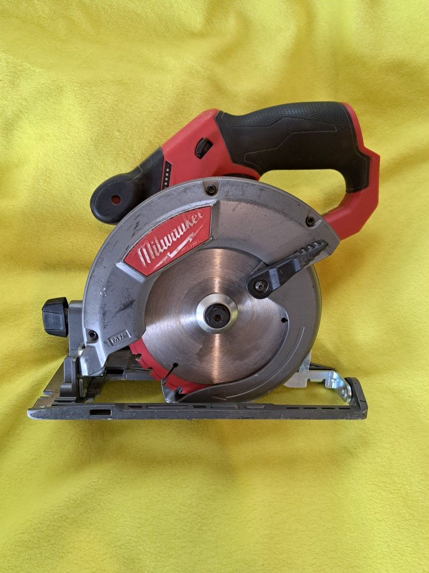 M12 MILWAUKEE CIRCULAR SAW
