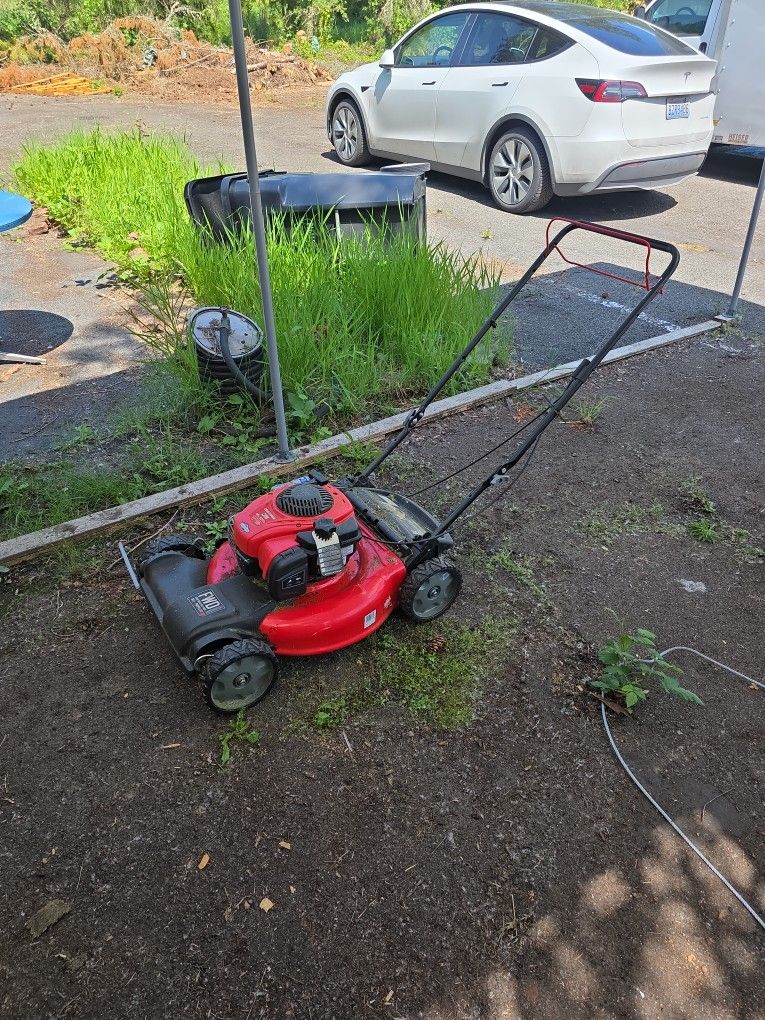Craftsman M220 Self Propelled Lawn Mower