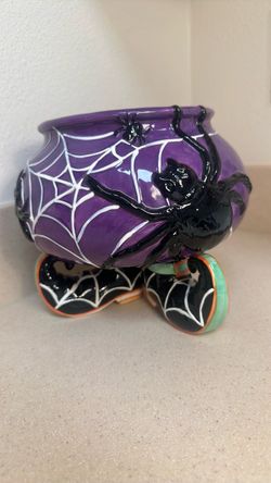 Witches brew bowl / spider web included lol
