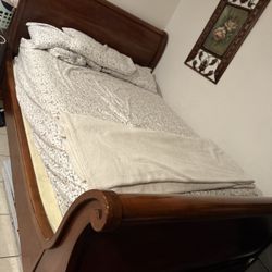 Queen Bed Furniture Set 