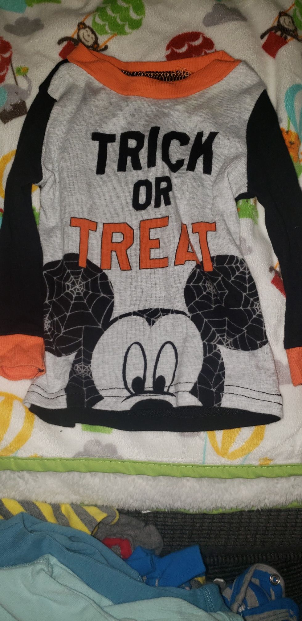Warm clothes 0 to 3 mo.