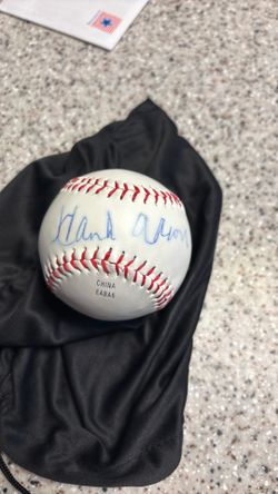 Hank Aaron sign baseball￼