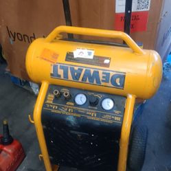 DEWALT
4.5 Gal. Portable Electric Air Compressor