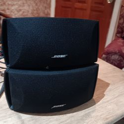 BOSE   TWO SPEAKERS