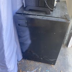 Mini Fridge 