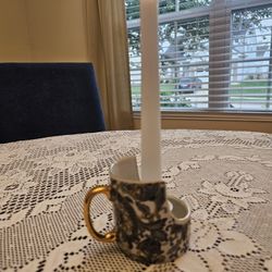 $25.00 - Vtg Chamberstick Candleholder From Williamsburg, VA- Gold Trim Accents/Handke/Floral Paisley  - Like New!