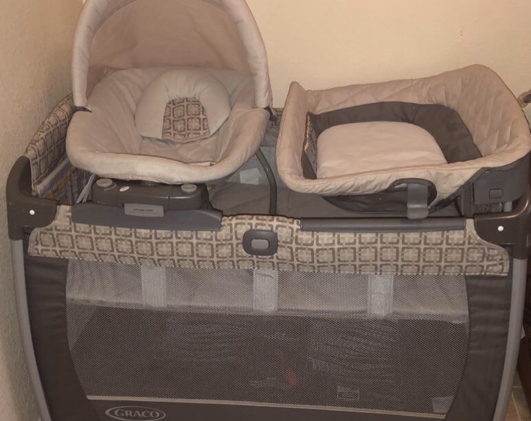 Graco Pack N’ Play with Bassinet