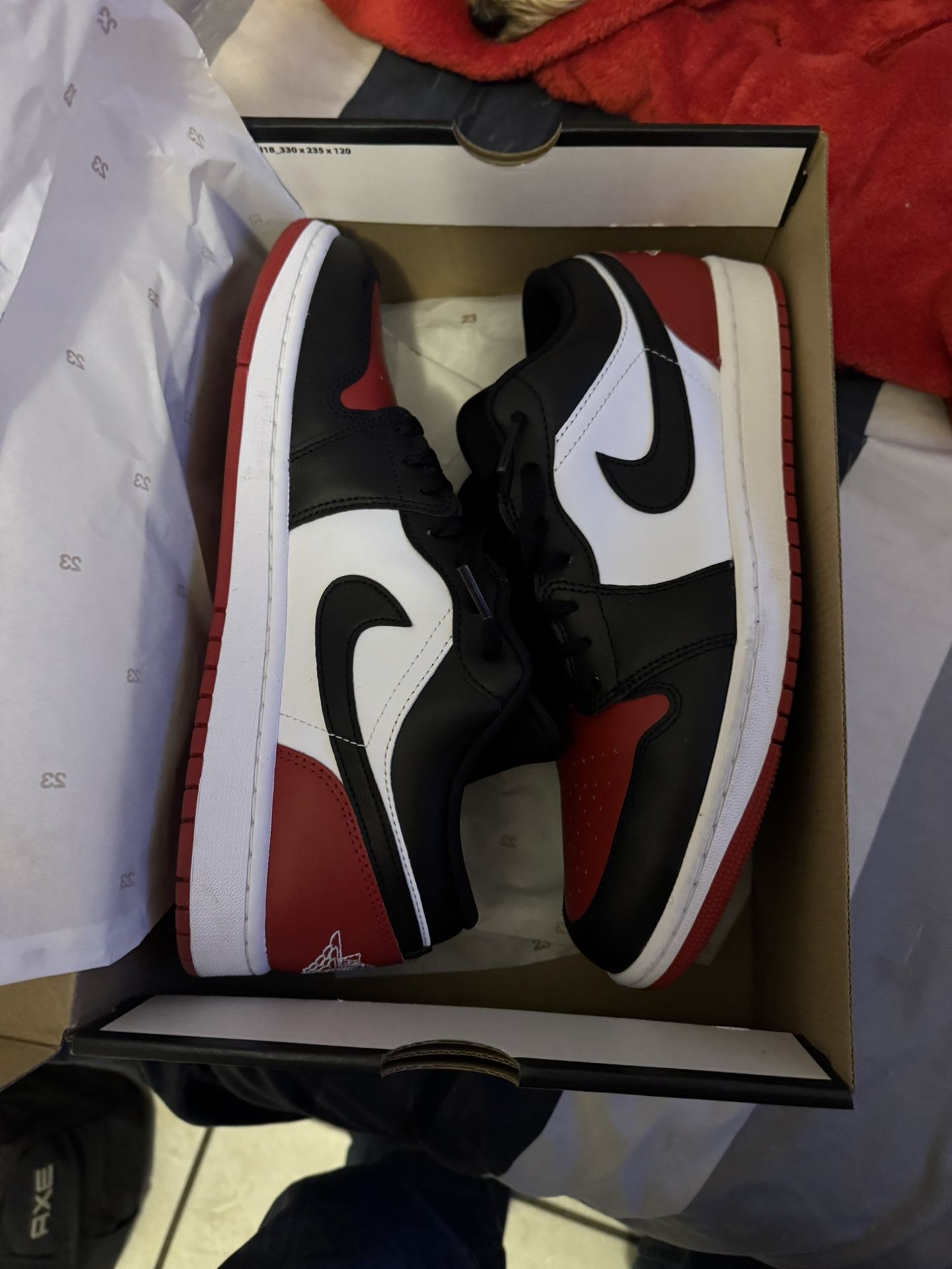 Jordan 1 low bred toe