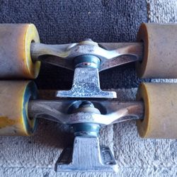 Independent Skate Trucks 