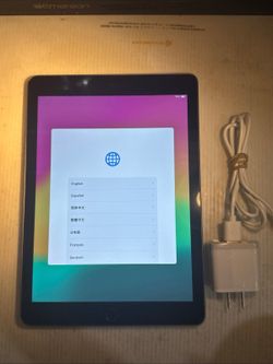 Apple 9.7" iPad 6th Generation (A1893) 128gb