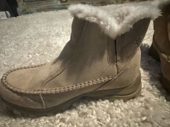 Beige Suede Winter Ankle Boot with Fur Trim, Cabelas