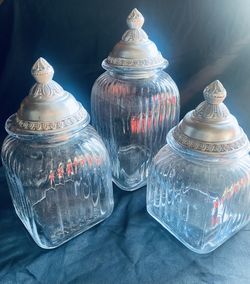 Beautiful Canister Set $25/3