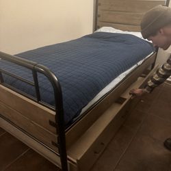 Acme 3-piece bedroom set 