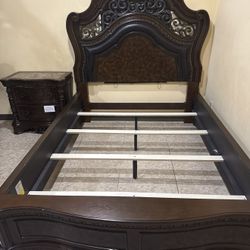 Queen Bedroom Set Practically New (no Mattress)