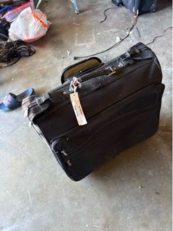 Suit luggage