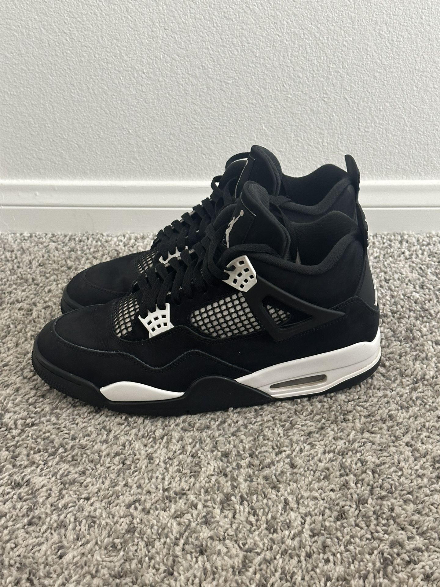 Size 10.5 - Air Jordan 4 Retro White Thunder