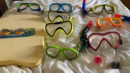 Several children’s water aids for hours of fun in the water