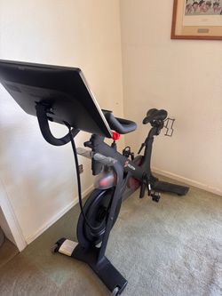 Peloton Indoor Exercise Bike with Screen