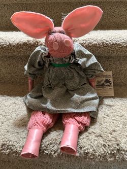 Amanda Woolen Mill Yarn Creations Pink Pig