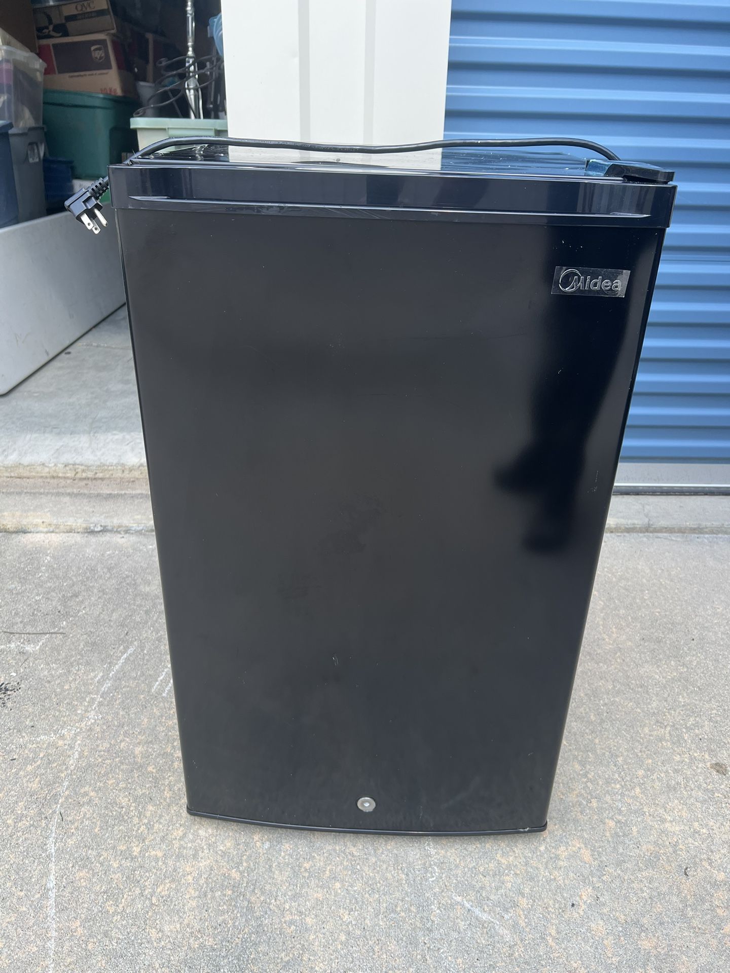Midea Upright Freezer – 3.0 cu. ft. Black Compact Free-Standing Unit – Model MRU03M2ABB