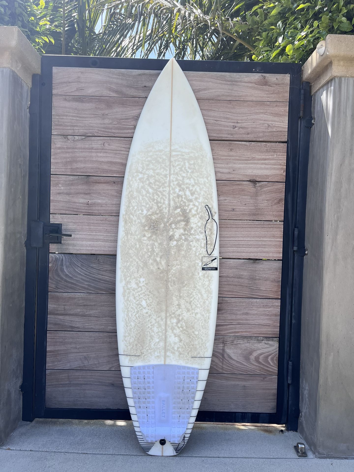 Surfboard Chilli Great condition, Epoxy 5’8 x 18 7/8 x 2 1/4, 25.8