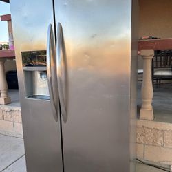 Figidaire refrigerator