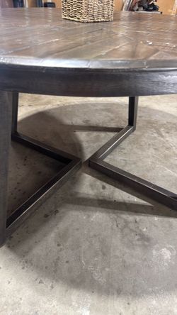 Ashley Furniture Besteneer Round Dining Table