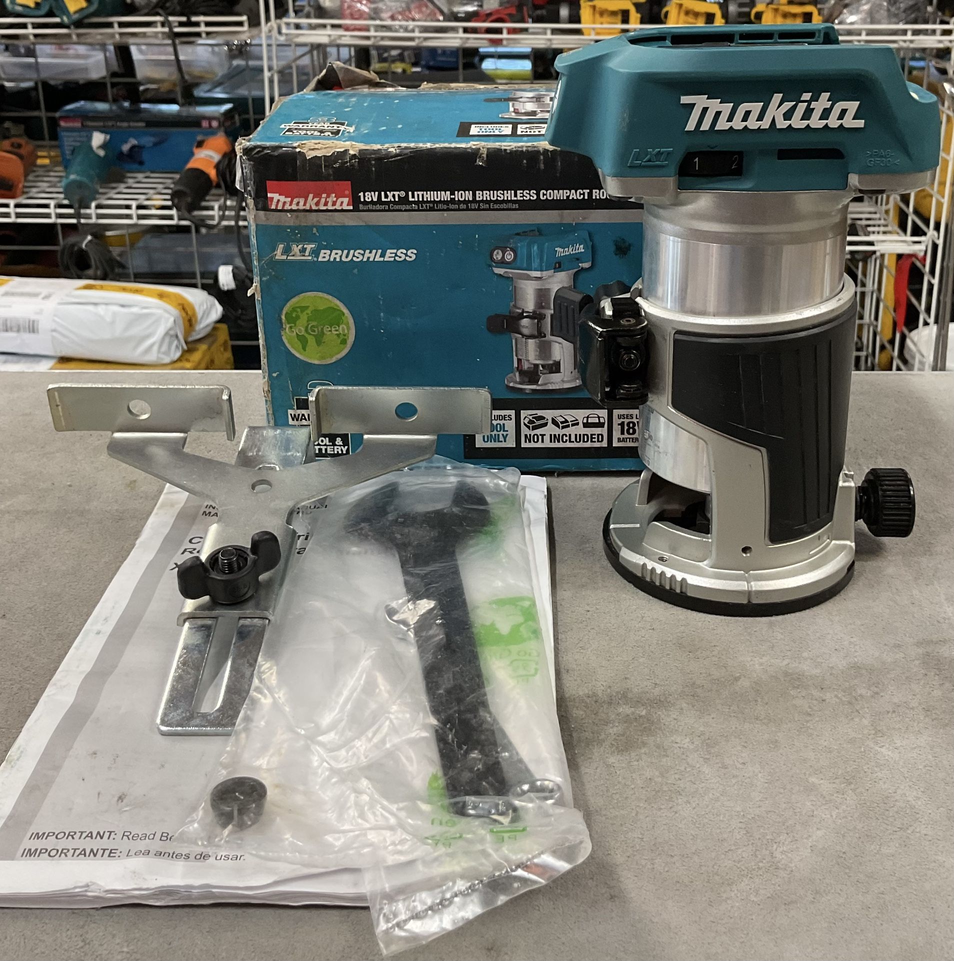  Makita 18V LXT Variable Speed Compact Router 