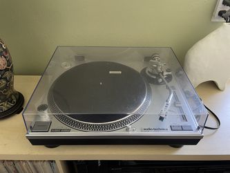 Audio Technica LP-120 Analog / USB Turntable Record Player for