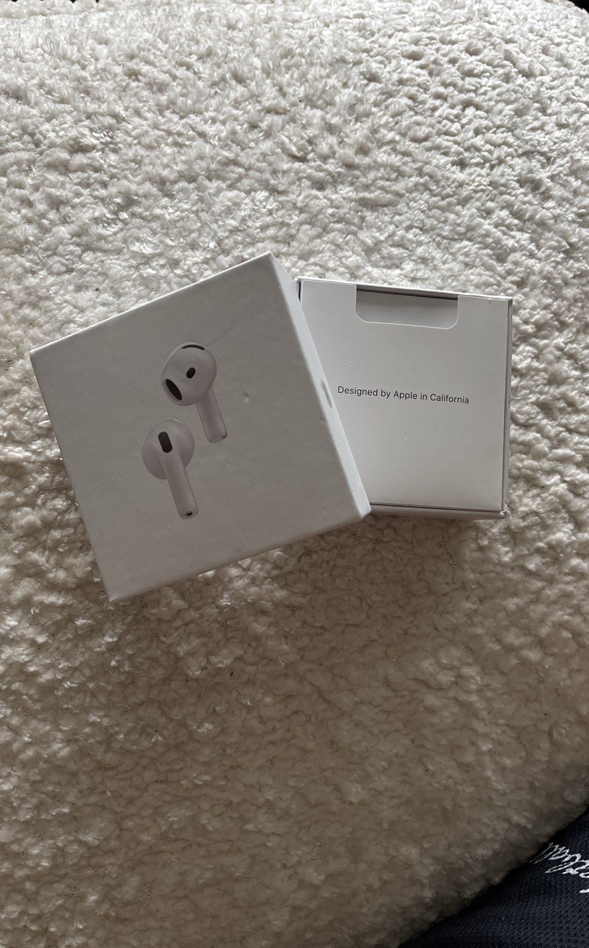 Apple airpods gen 4 (Noise Cancellation)