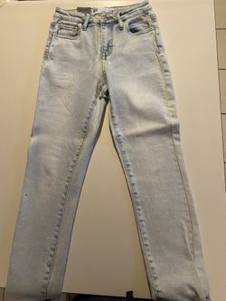1/w25 Brand New Women’s RSQ Jeans